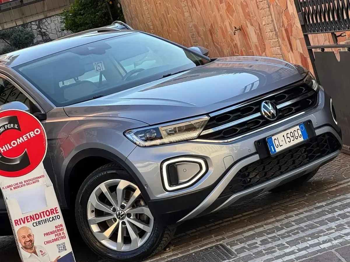 Usata VW T-Roc Style 150 CV (110 kW) 2022 Grigio SUV