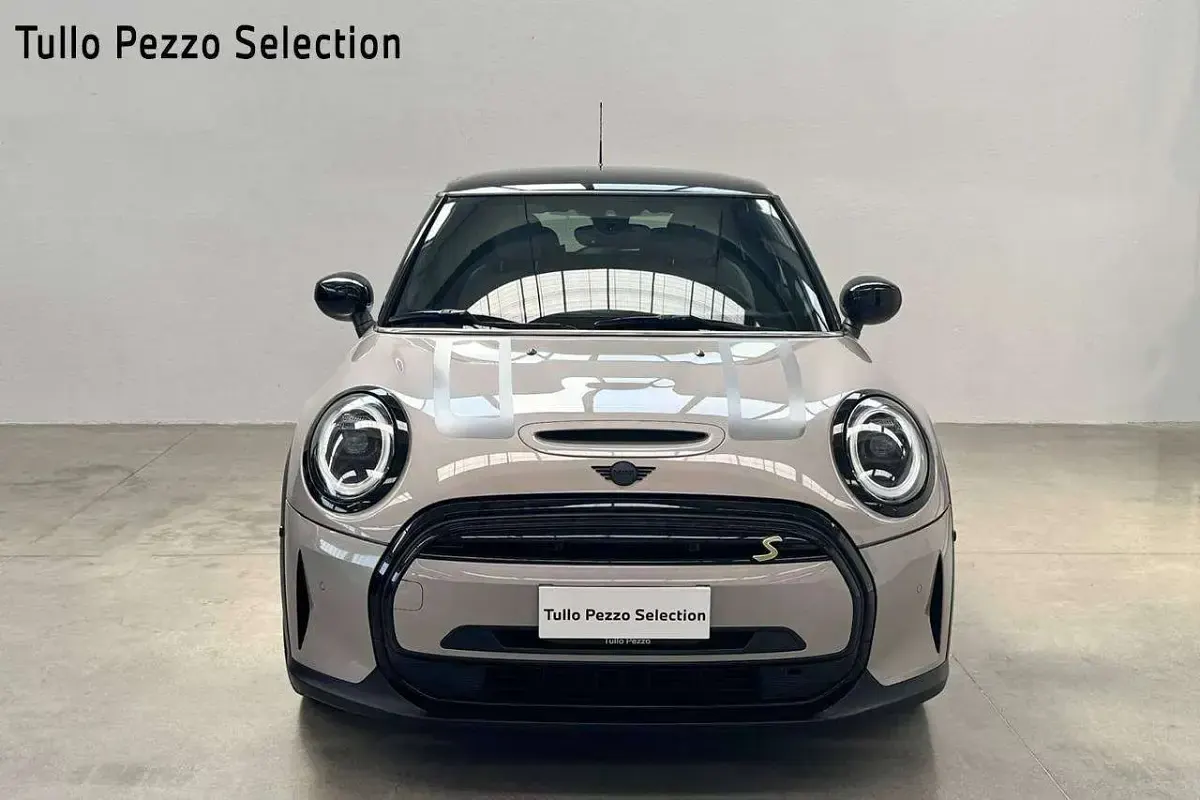 Usata Mini Cooper SE 75 kW (102 CV) 2021 Roof top grey metallizzato Utilitaria