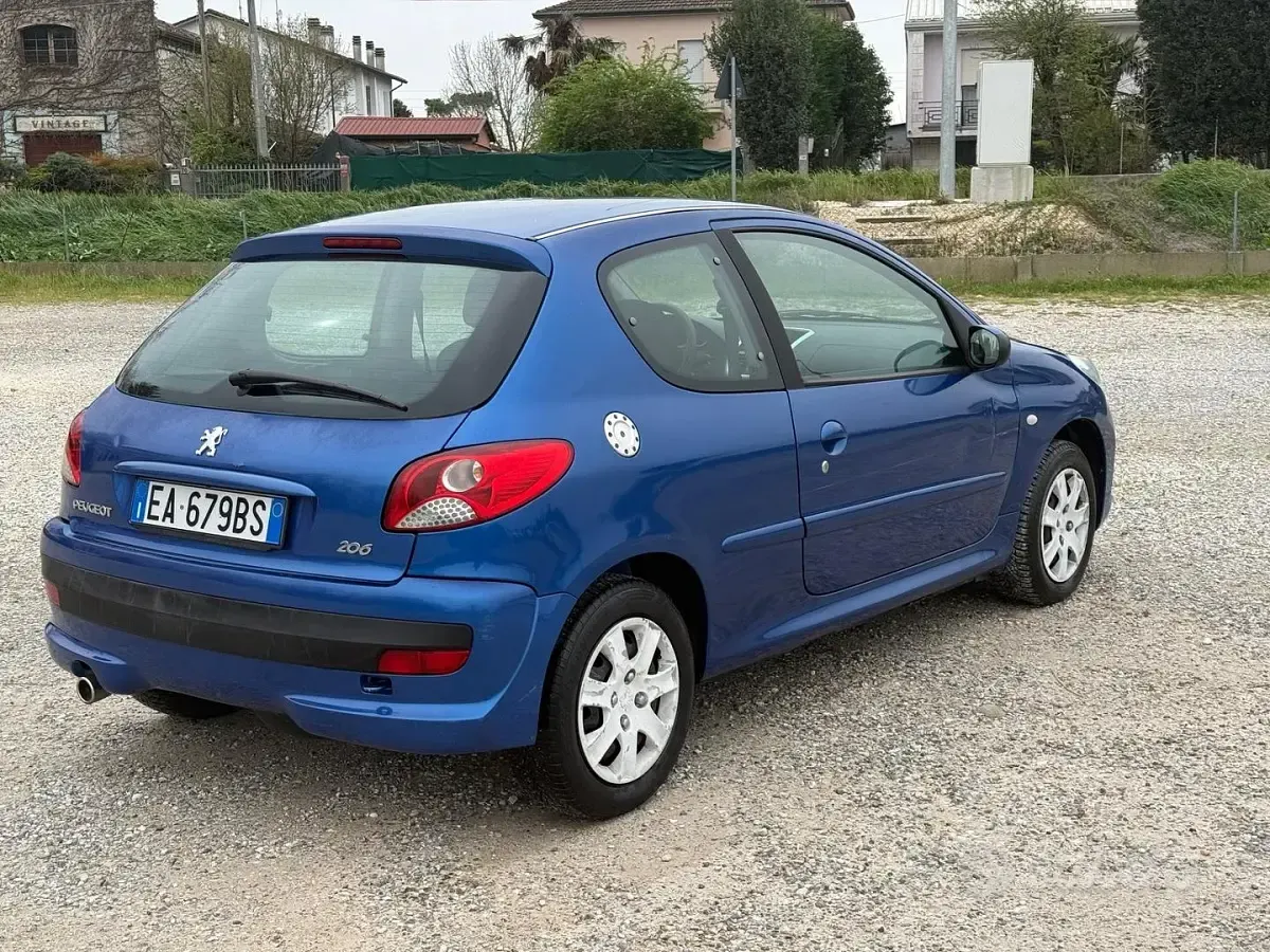 Usata Peugeot 206 60 CV (44 kW) 2010 Blu Berlina