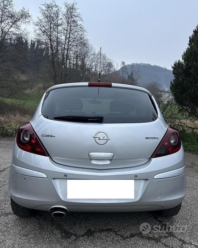 Usata Opel Corsa Sport 75 CV (55 kW) 2009 Grigio Utilitaria