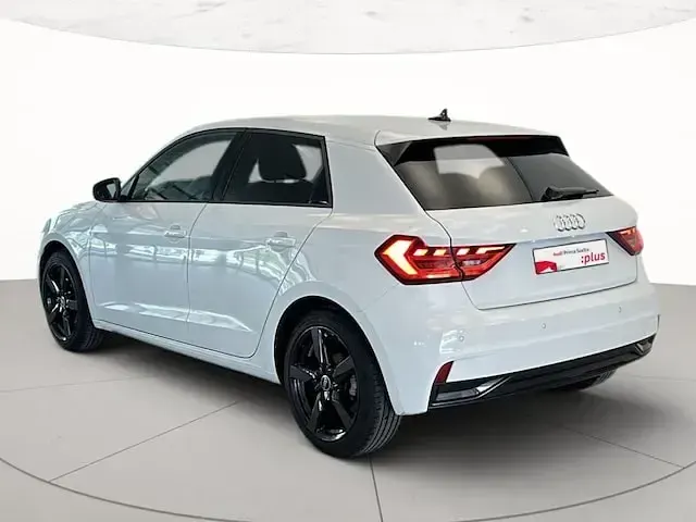 Usata Audi A1 Sportback Business 116 CV (85 kW) 2025 Bianco ghiacciaio metallizzato Utilitaria
