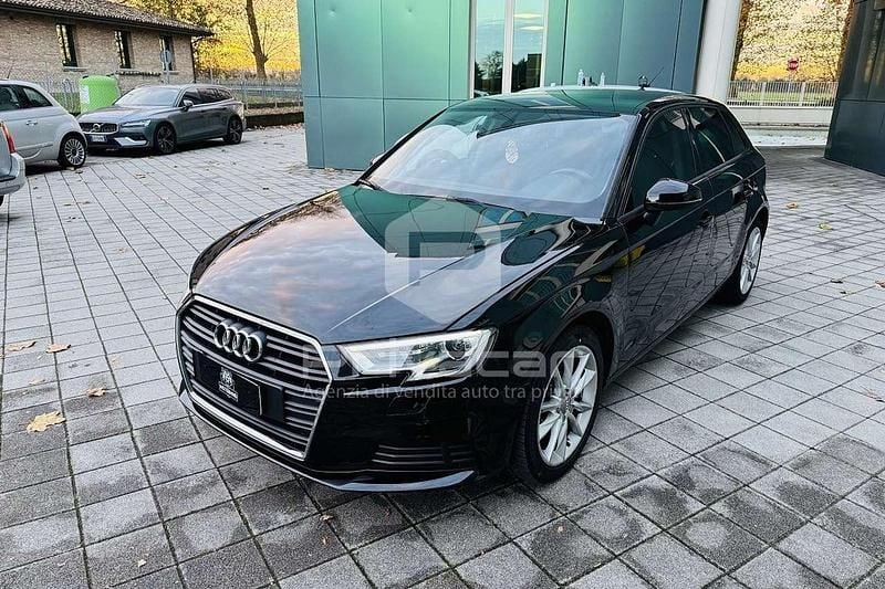 Nero Usata 2016 Audi A3 Sportback Sport Due volumi | 11.990 € (Buon prezzo) - Immagine 1/4