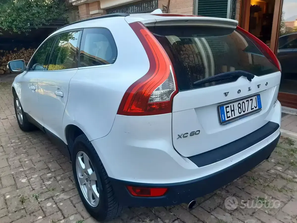 Usata Volvo XC60 163 CV (119 kW) 2011 Bianco SUV
