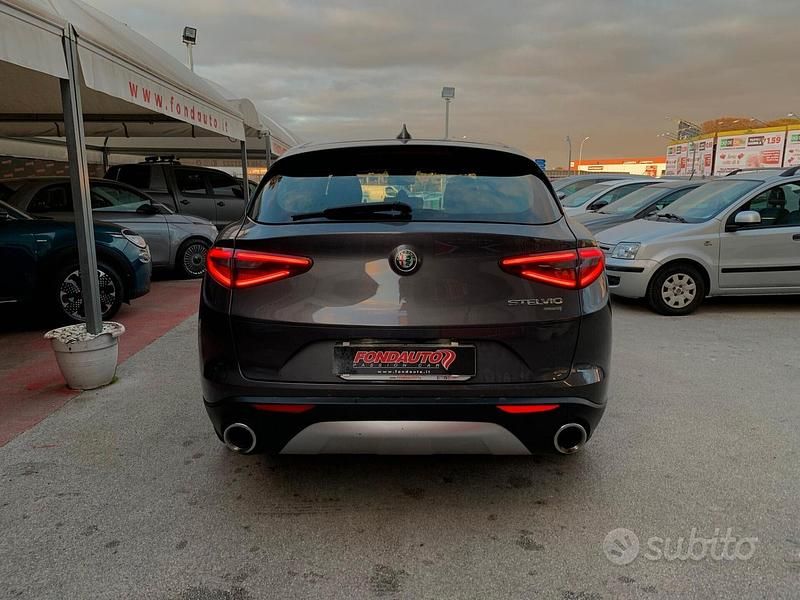 Usata Alfa Romeo Stelvio Business 160 CV (117 kW) 2020 Grigio SUV