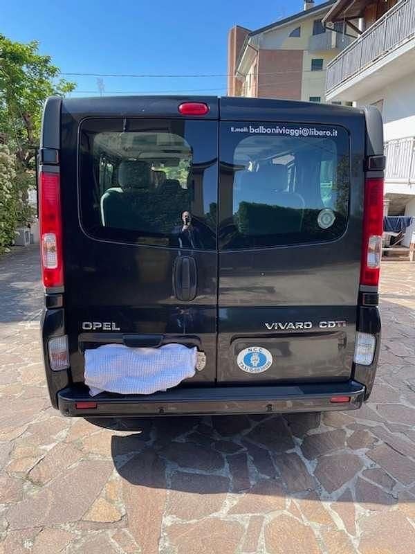 Usata Opel Vivaro 140 CV (102 kW) 2007 Nero Monovolume