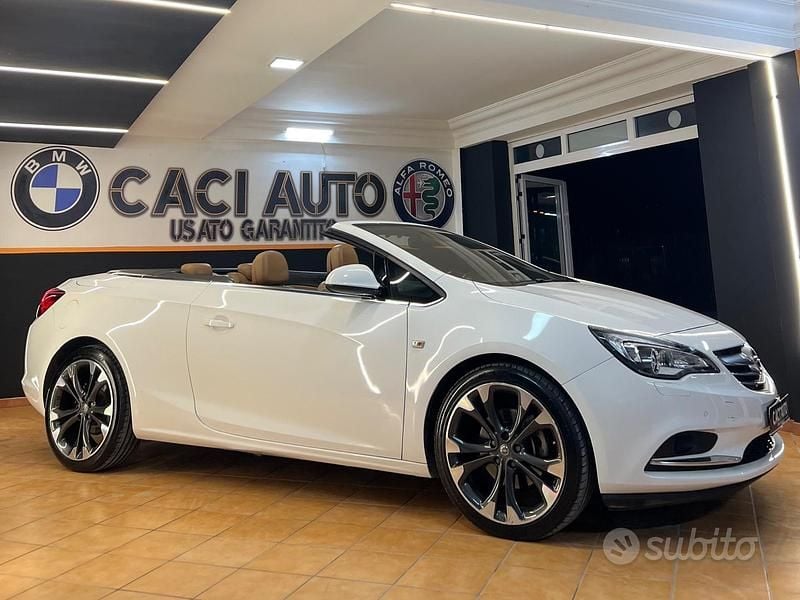 Usata Opel Cascada Cosmo 195 CV (143 kW) 2015 Bianco Cabrio