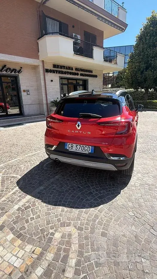 Usata Renault Captur 101 CV (74 kW) 2020 Rosso SUV