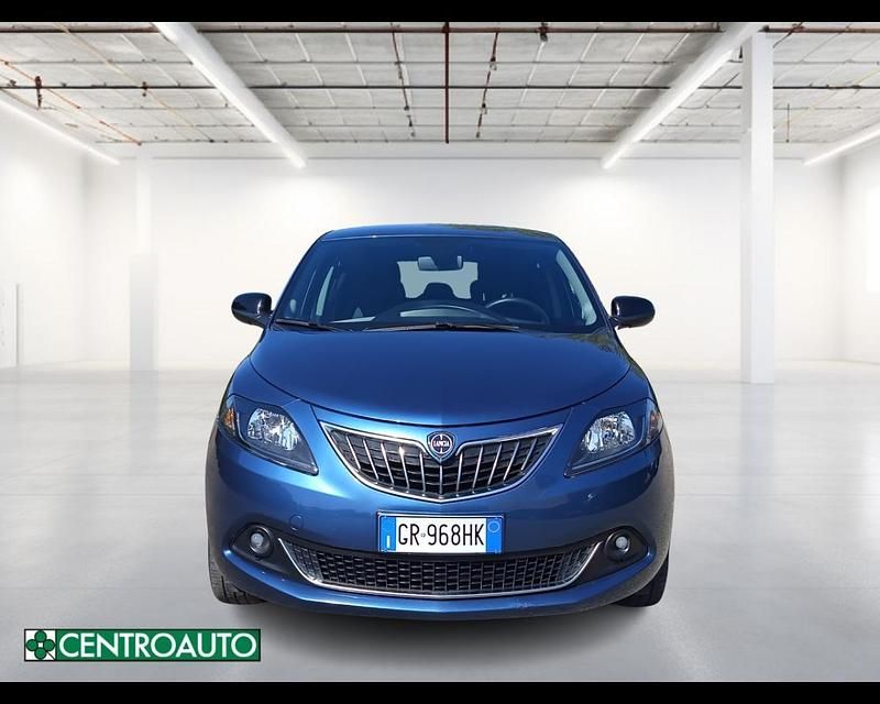 Usata Lancia Ypsilon Gold 69 CV (50 kW) 2024 Blu Utilitaria