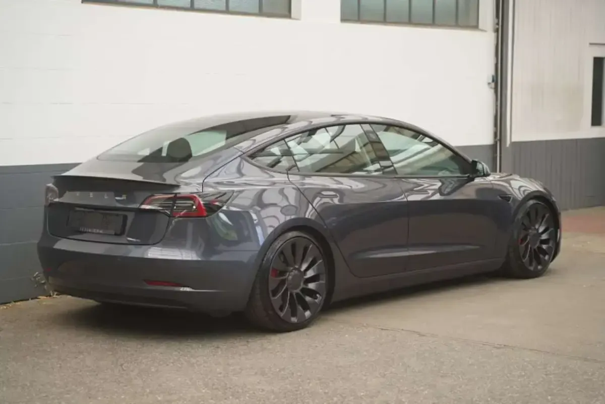 Usata Tesla Model 3 Performance 155 kW (211 CV) 2022 Grigio Berlina