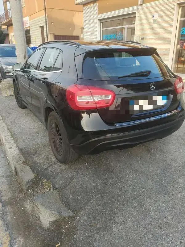 Usata Mercedes GLA200 Business 136 CV (100 kW) 2017 SUV