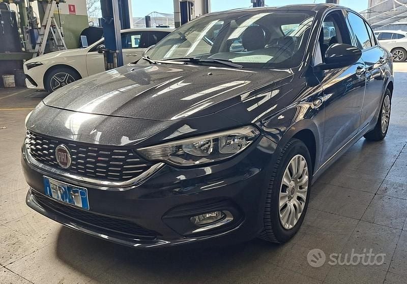 Usata Fiat Tipo Easy 120 CV (88 kW) 2017 Grigio Berlina