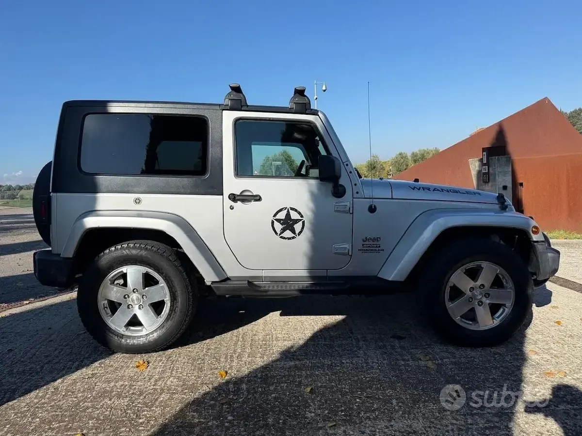 Usata Jeep Wrangler Sport 177 CV (130 kW) 2010 Grigio SUV