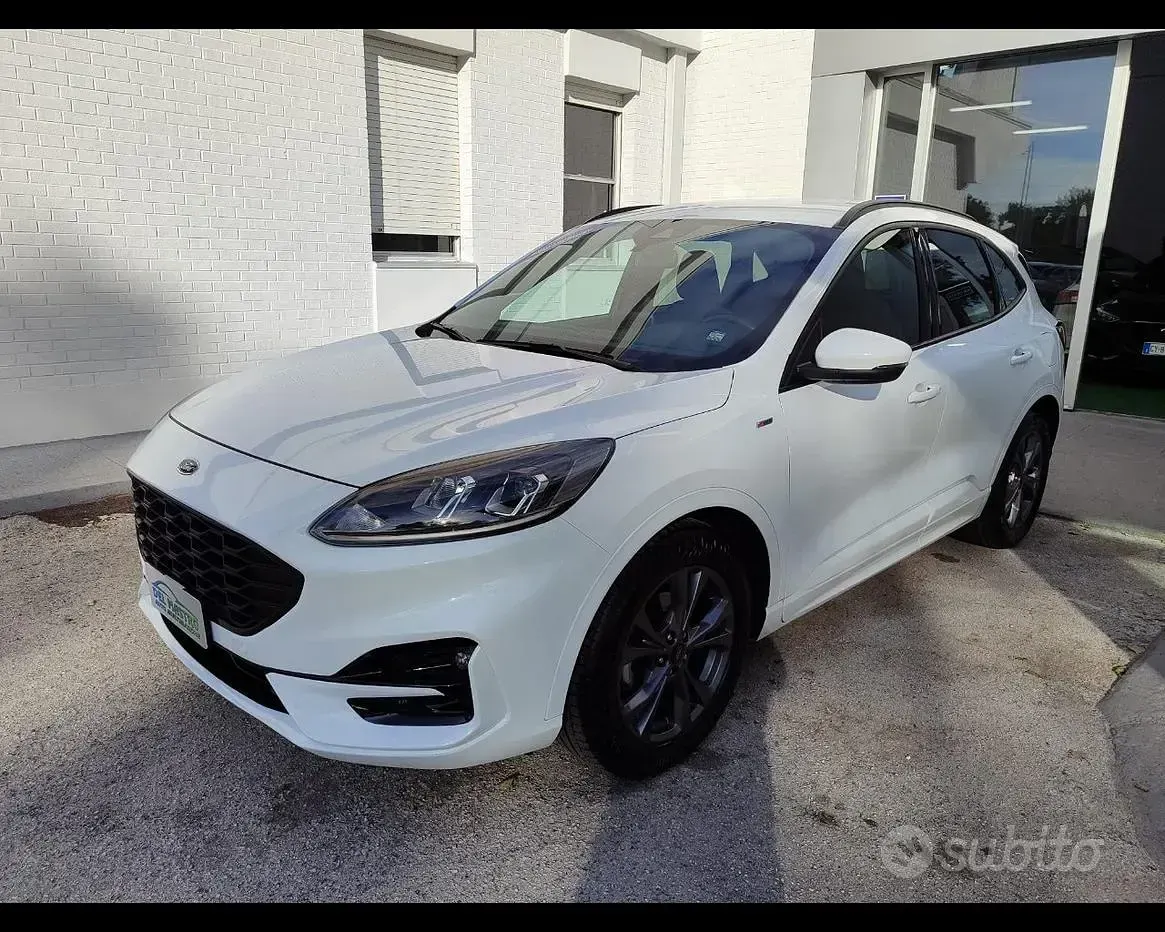 Usata Ford Kuga ST-Line 120 CV (88 kW) 2022 Bianco SUV