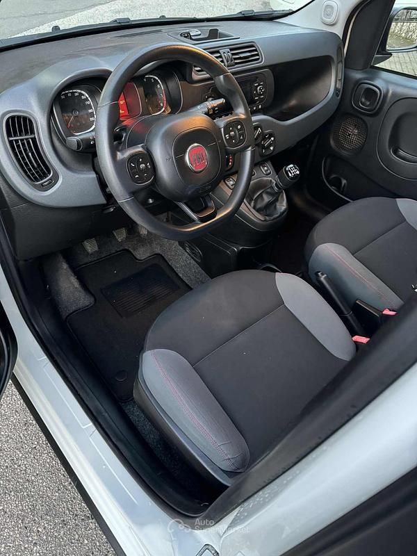 Usata Fiat Panda 4x4 84 CV (61 kW) 2019 Bianco Utilitaria