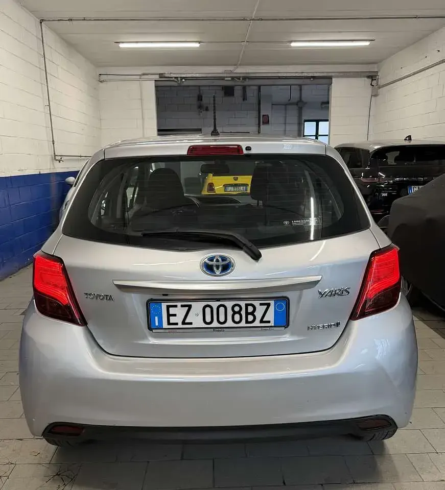 Usata Toyota Yaris Hybrid Active 101 CV (74 kW) 2015 Other Berlina
