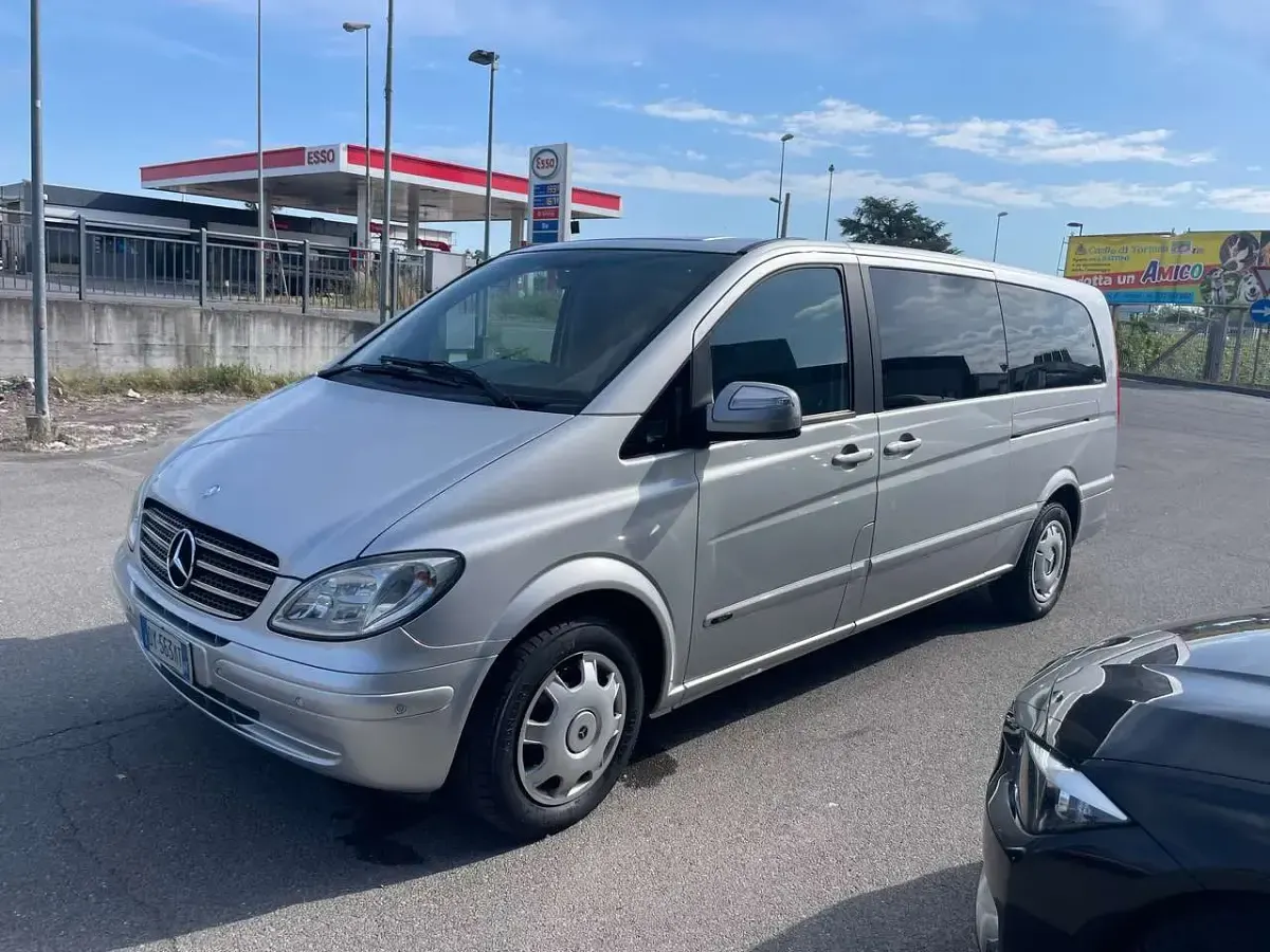 Usata Mercedes Viano 116 CV (85 kW) 2010 Argento Monovolume
