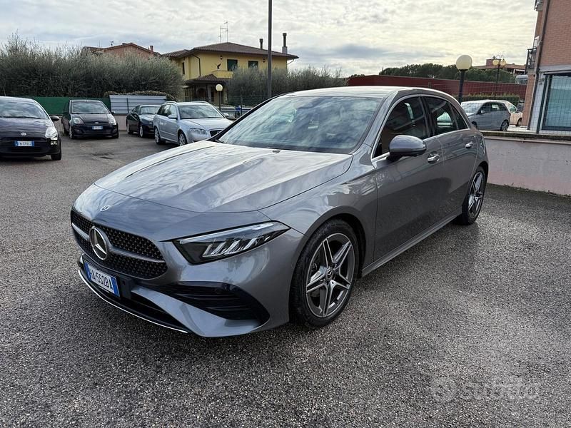 Usata Mercedes A180 AMG Line Premium 115 CV (84 kW) 2023 Grigio Berlina