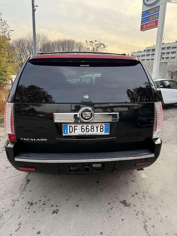 Usata Cadillac Escalade 420 CV (308 kW) 2007 Nero Berlina