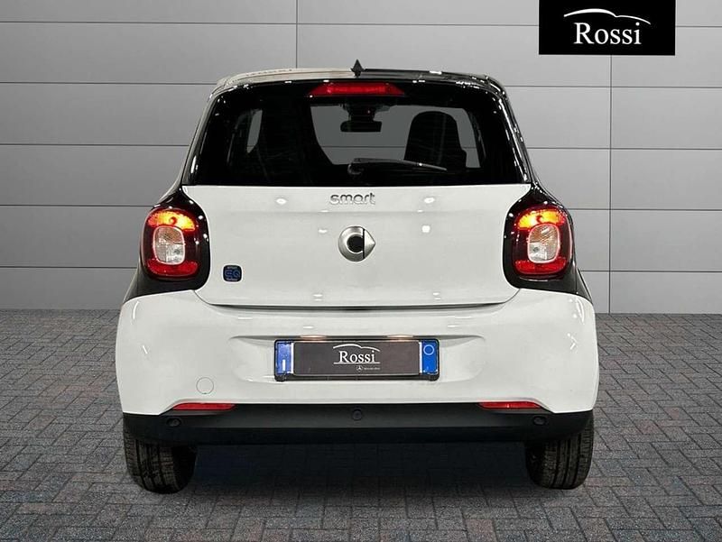 Usata Smart ForFour Electric Drive Passion 41 kW (56 CV) 2021 Bodypanels in white Berlina