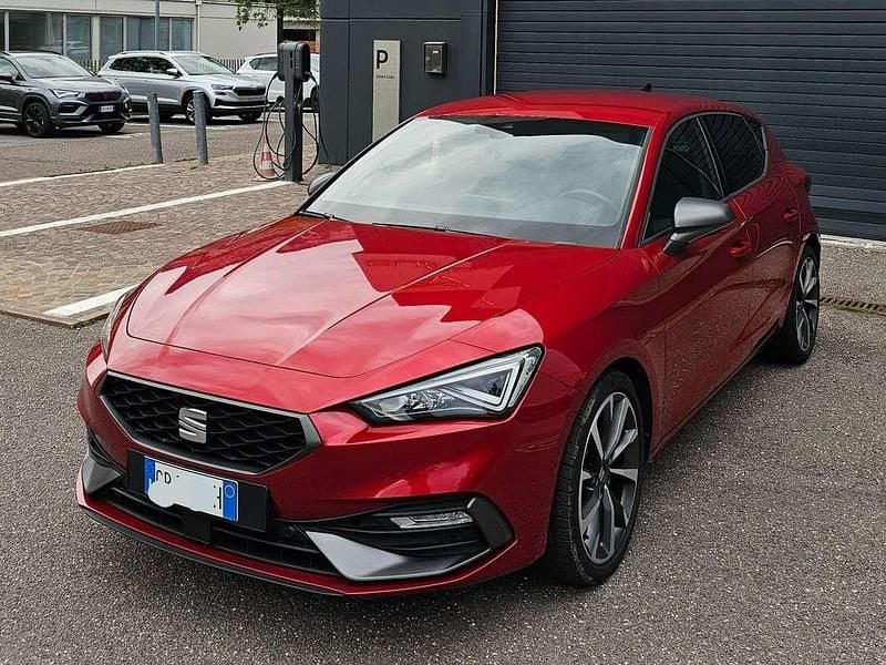 Rosso Usata 2021 Seat Leon FR Tre volumi | 17.600 € (Ottimo prezzo) - Immagine 1/4