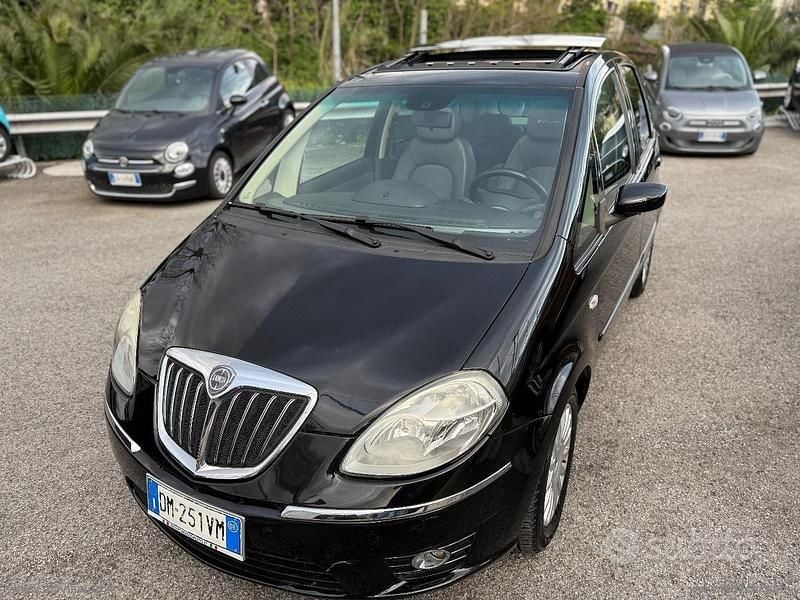 Usata Lancia Musa 95 CV (69 kW) 2008 Nero Monovolume