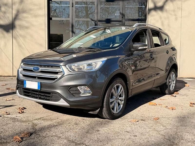 Usata Ford Kuga S 120 CV (88 kW) 2017 Grigio SUV