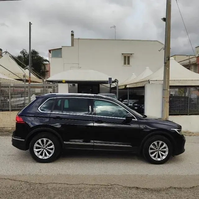 Usata VW Tiguan 150 CV (110 kW) 2021 Nero SUV