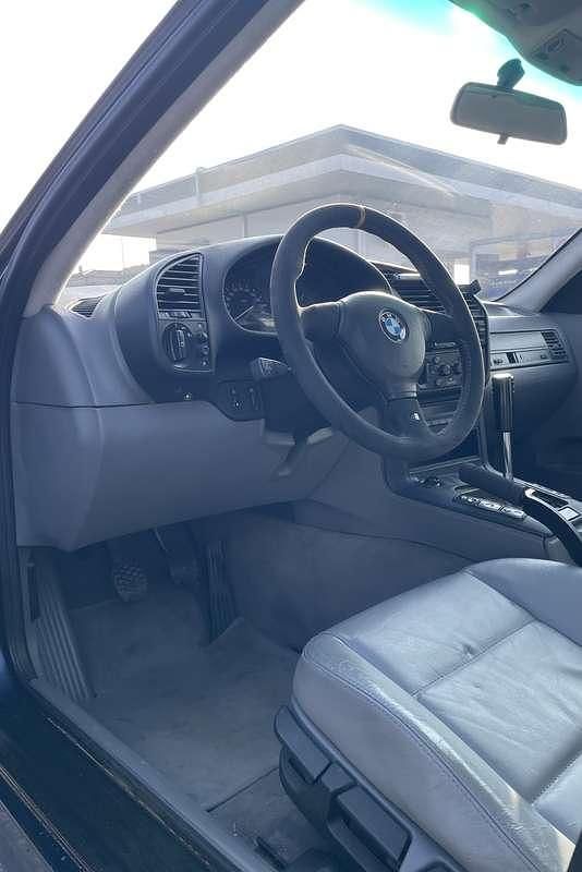 Usata BMW 325 192 CV (141 kW) 1992 Blu Berlina