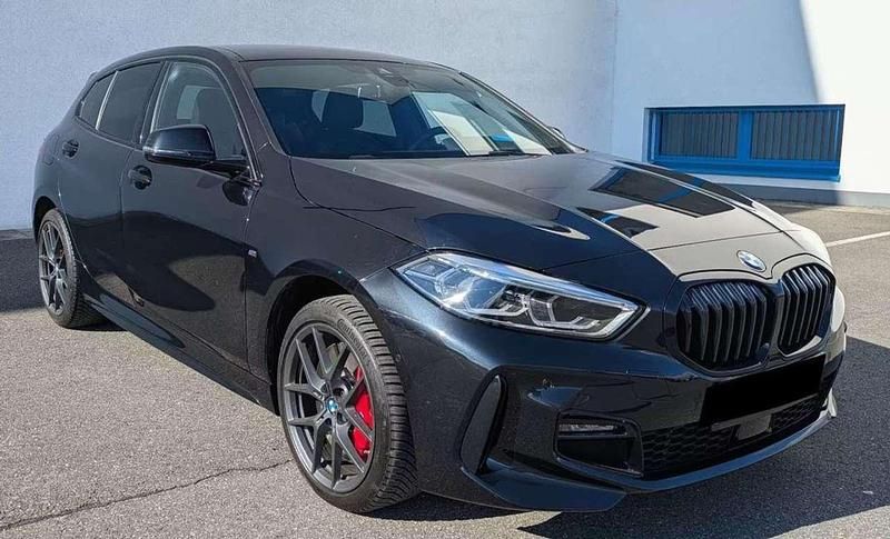 Nero zaffiro Usata 2023 BMW 118 M Sport Due volumi | 27.500 € (Ottimo prezzo) - Immagine 1/4