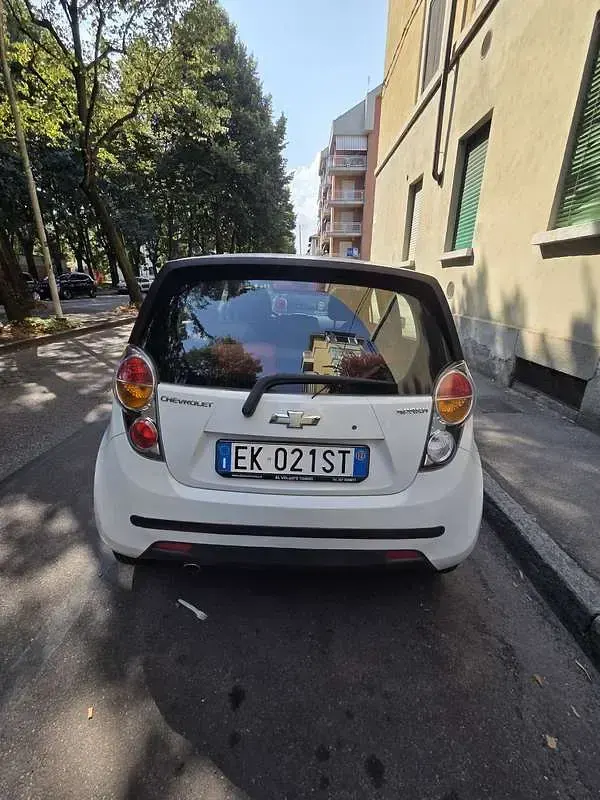 Usata Chevrolet Spark 68 CV (50 kW) 2012 Bianco Utilitaria