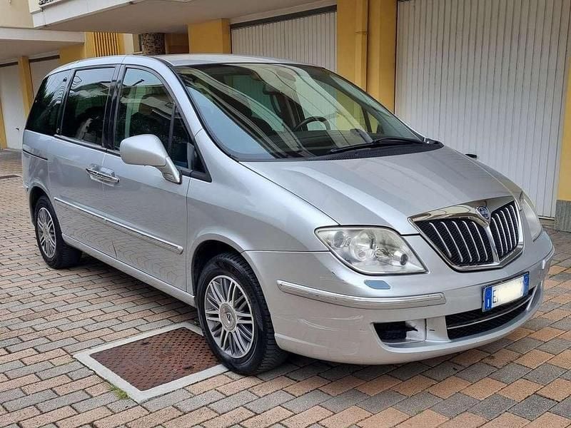 Usata Lancia Phedra 136 CV (100 kW) 2011 Argento Monovolume
