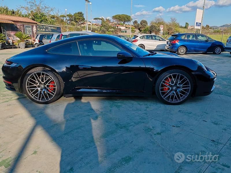 Usata Porsche 911 Carrera 385 CV (283 kW) 2021 Nero Coupé