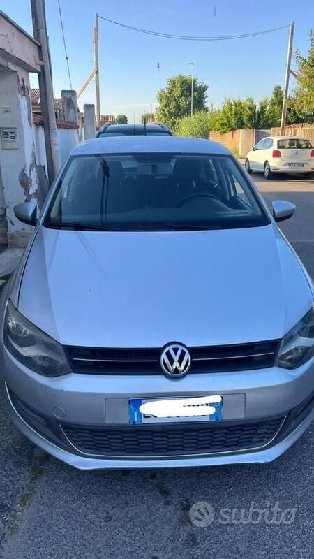 Grigio Usata 2010 VW Polo Tre volumi | 5500 € - Immagine 1/4