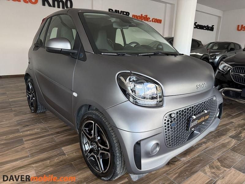 Usata Smart ForTwo Electric Drive Pulse 60 kW (82 CV) 2022 Grigio scuro Cabrio