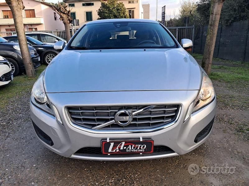 Usata Volvo V60 Summum 116 CV (85 kW) 2013 Argento Station wagon