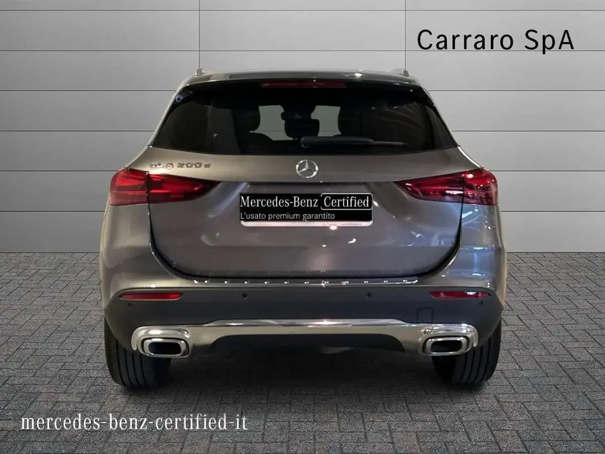Usata Mercedes GLA200 Advanced Plus 150 CV (110 kW) 2024 Grigio montagna SUV