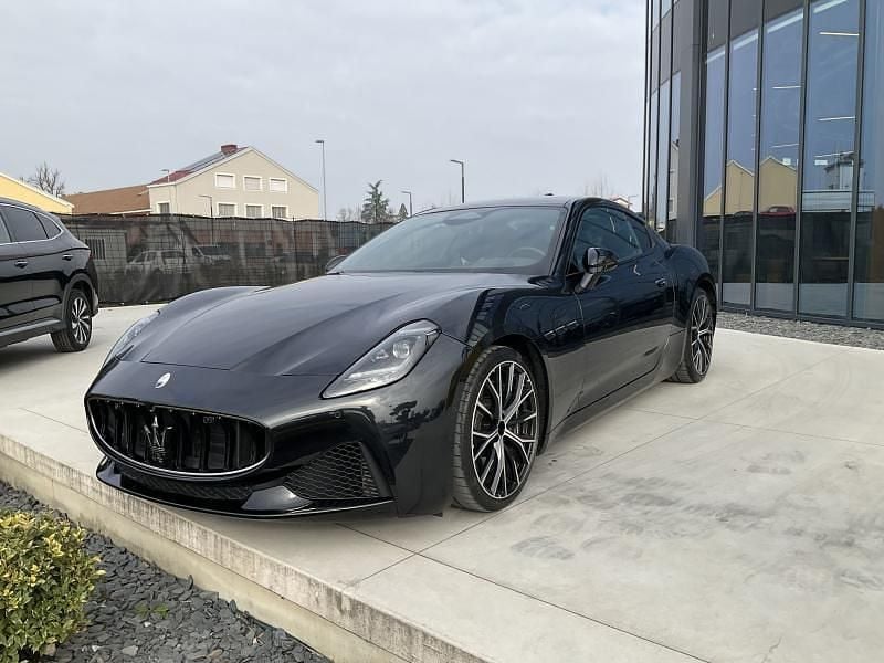 Usata Maserati Granturismo 490 CV (360 kW) 2026 Nero metallizzato Coupé