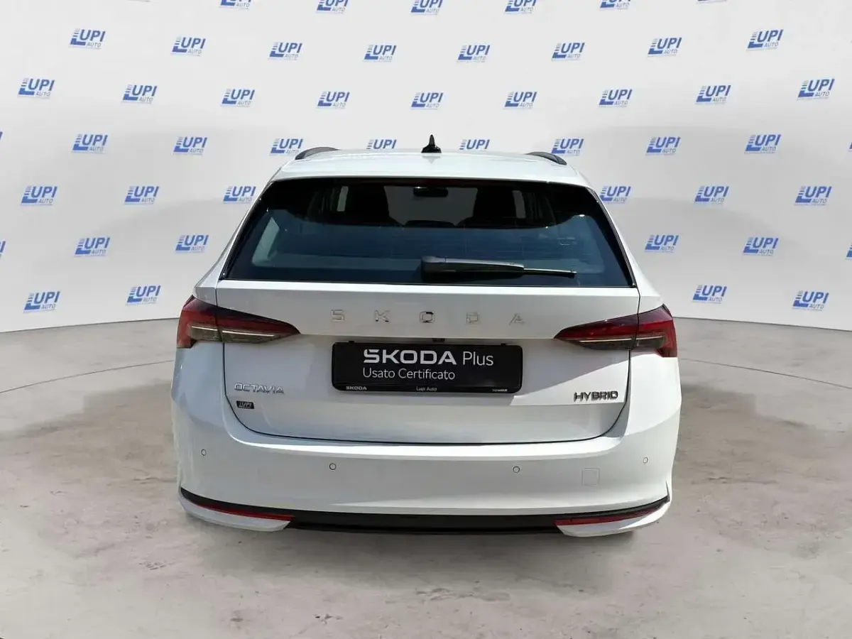 Nuova Skoda Octavia Selection 150 CV (110 kW) 2026 Bianco Station wagon