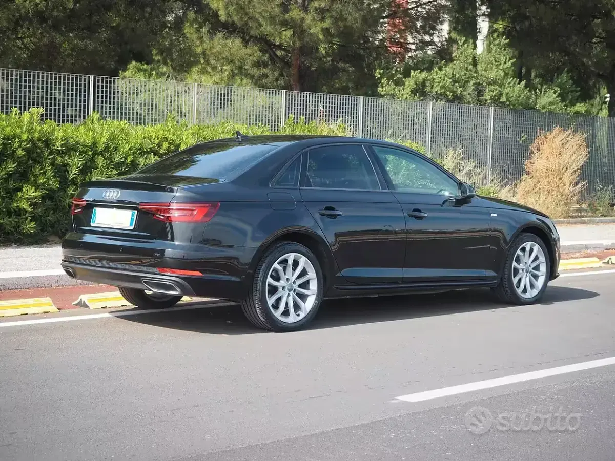 Usata Audi A4 150 CV (110 kW) 2019 Nero Berlina