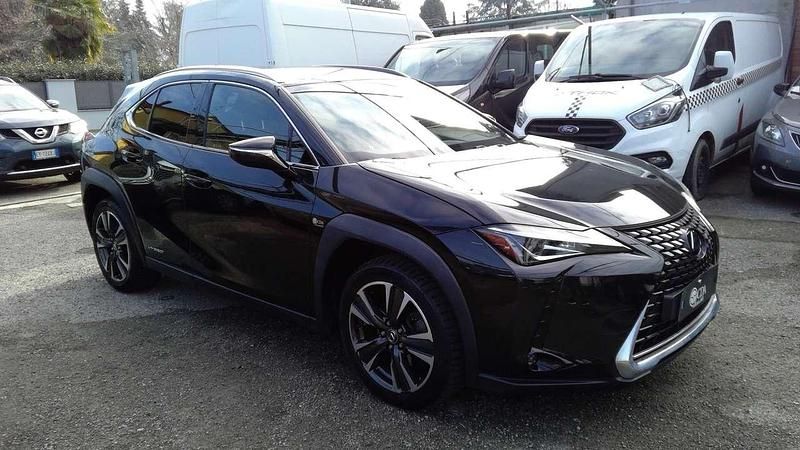 Usata Lexus UX Executive Line 145 CV (106 kW) 2019 Nero SUV