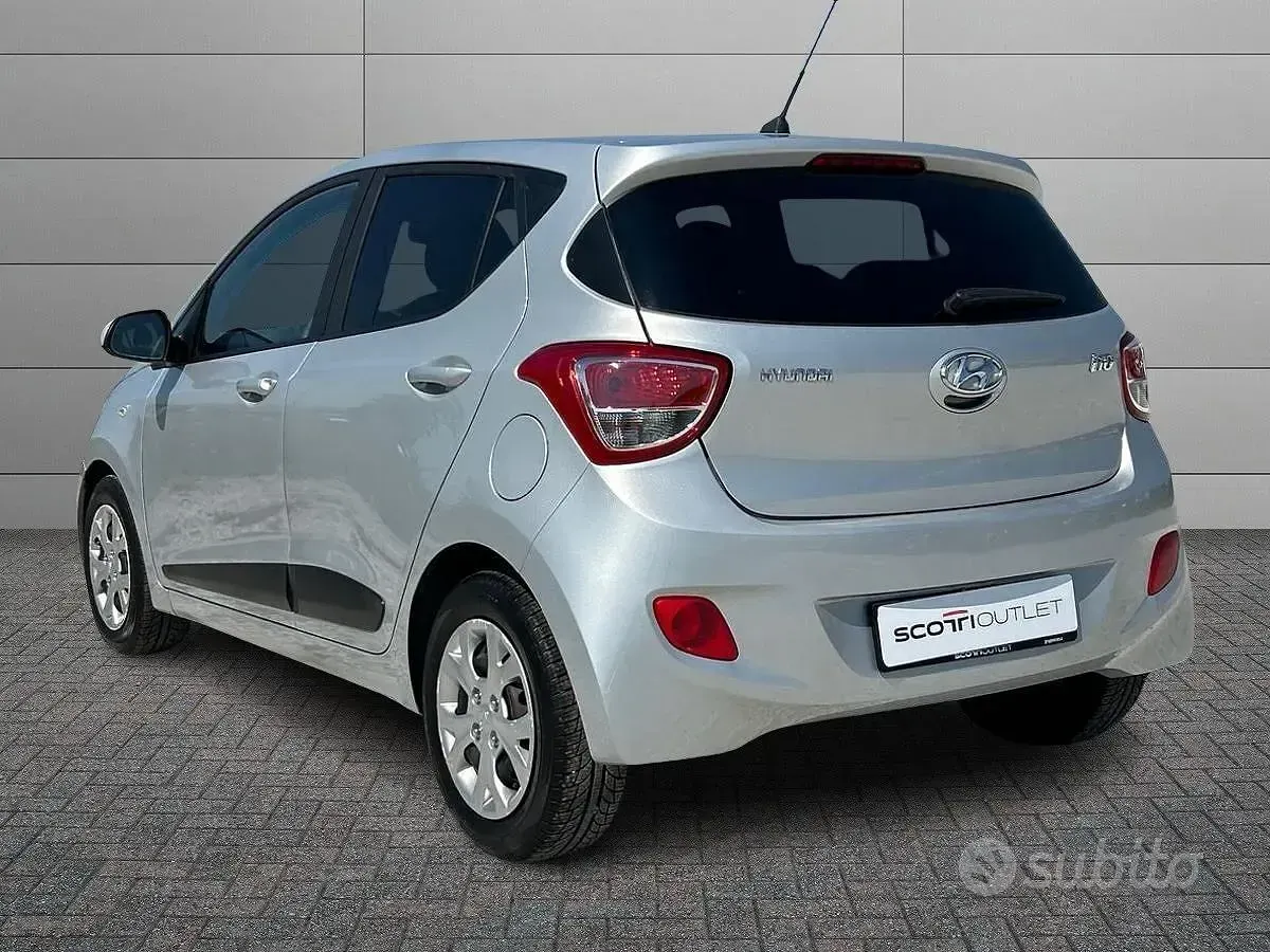 Usata Hyundai i10 Comfort 67 CV (49 kW) 2016 Grigio Utilitaria