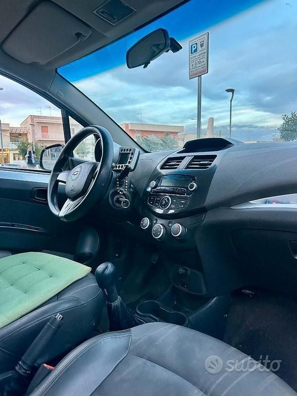 Begagnad Chevrolet Spark 68 HK (50 kW) 2013 Vit Halvkombi