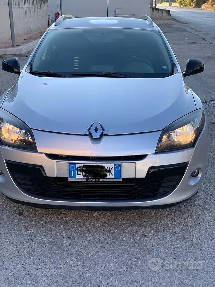 Usata Renault Mégane GrandTour 110 CV (80 kW) 2011 Grigio Station wagon