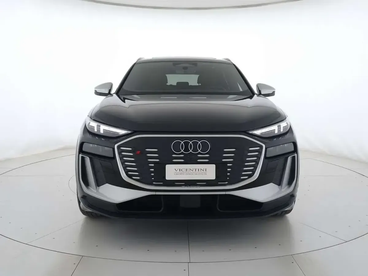 Nuova Audi e-tron Sport 380 kW (517 CV) 2026 Grigio magnete SUV