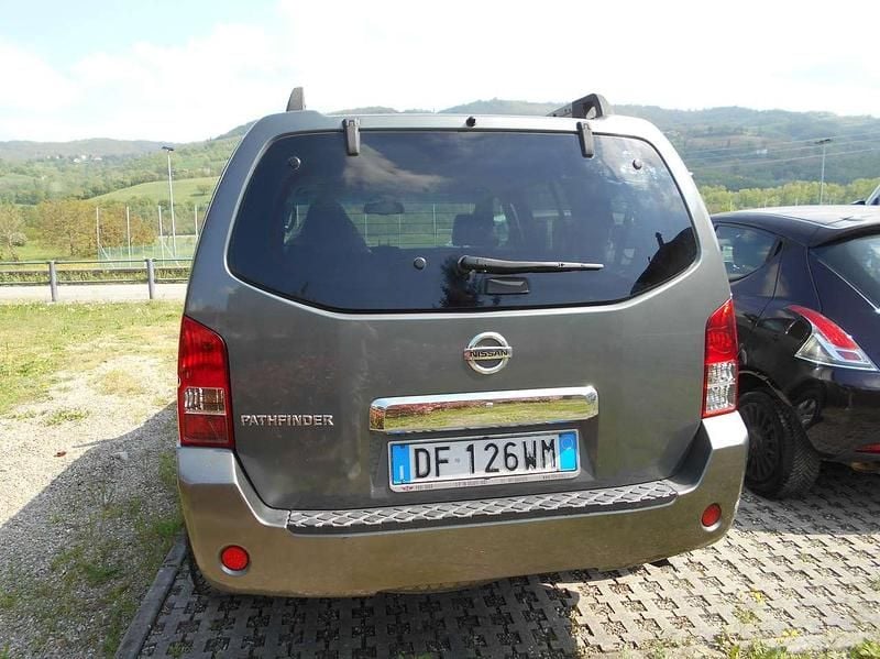 Usata Nissan Pathfinder SE 171 CV (125 kW) 2007 Grigio SUV