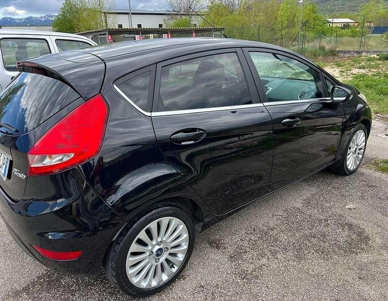 Usata Ford Fiesta Titanium 68 CV (50 kW) 2009 Berlina
