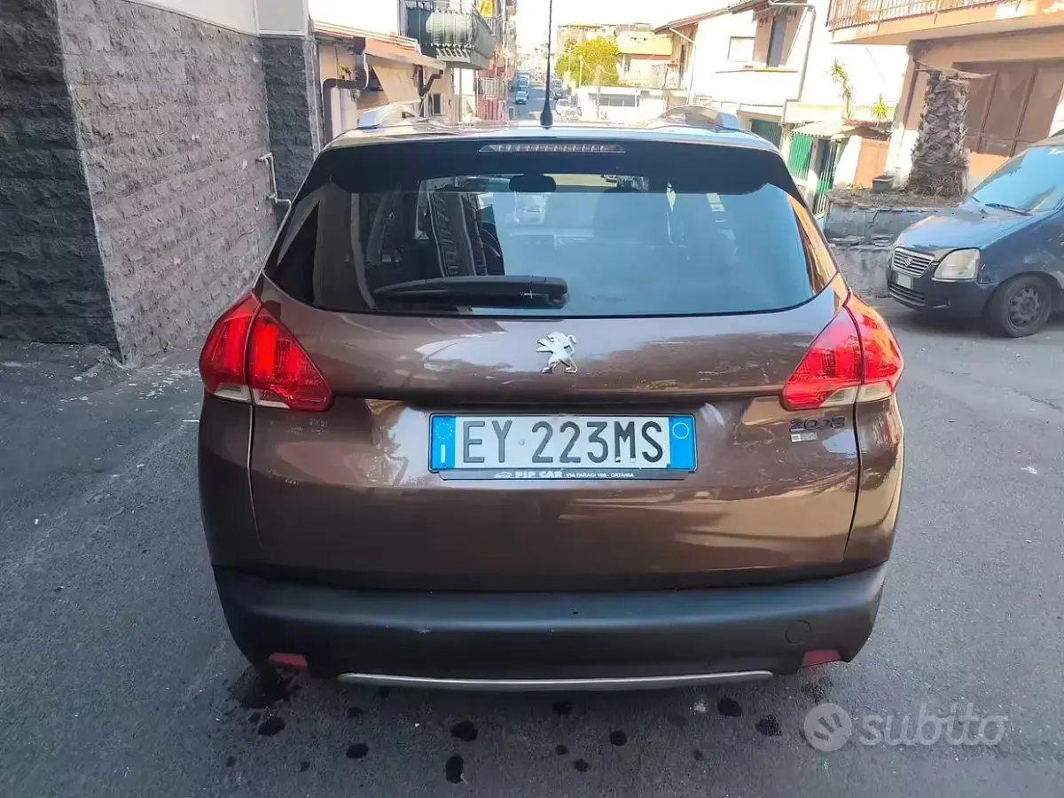 Usata Peugeot 2008 Allure 92 CV (67 kW) 2015 Marrone SUV