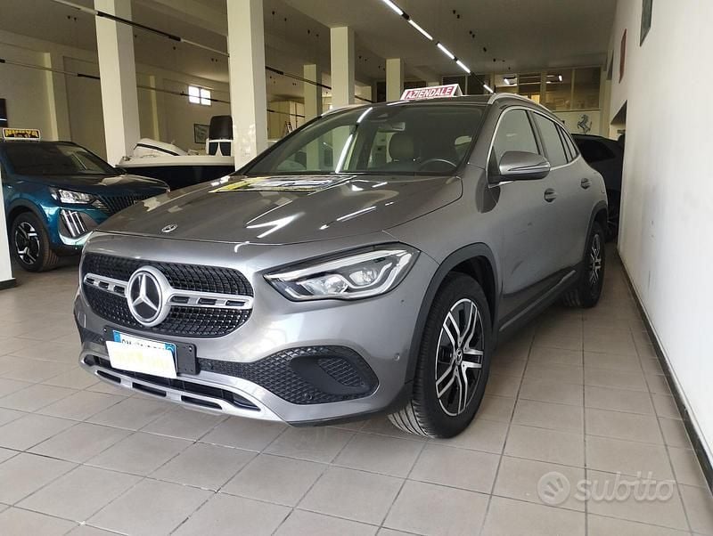 Usata Mercedes GLA200 149 CV (109 kW) 2023 Grigio SUV