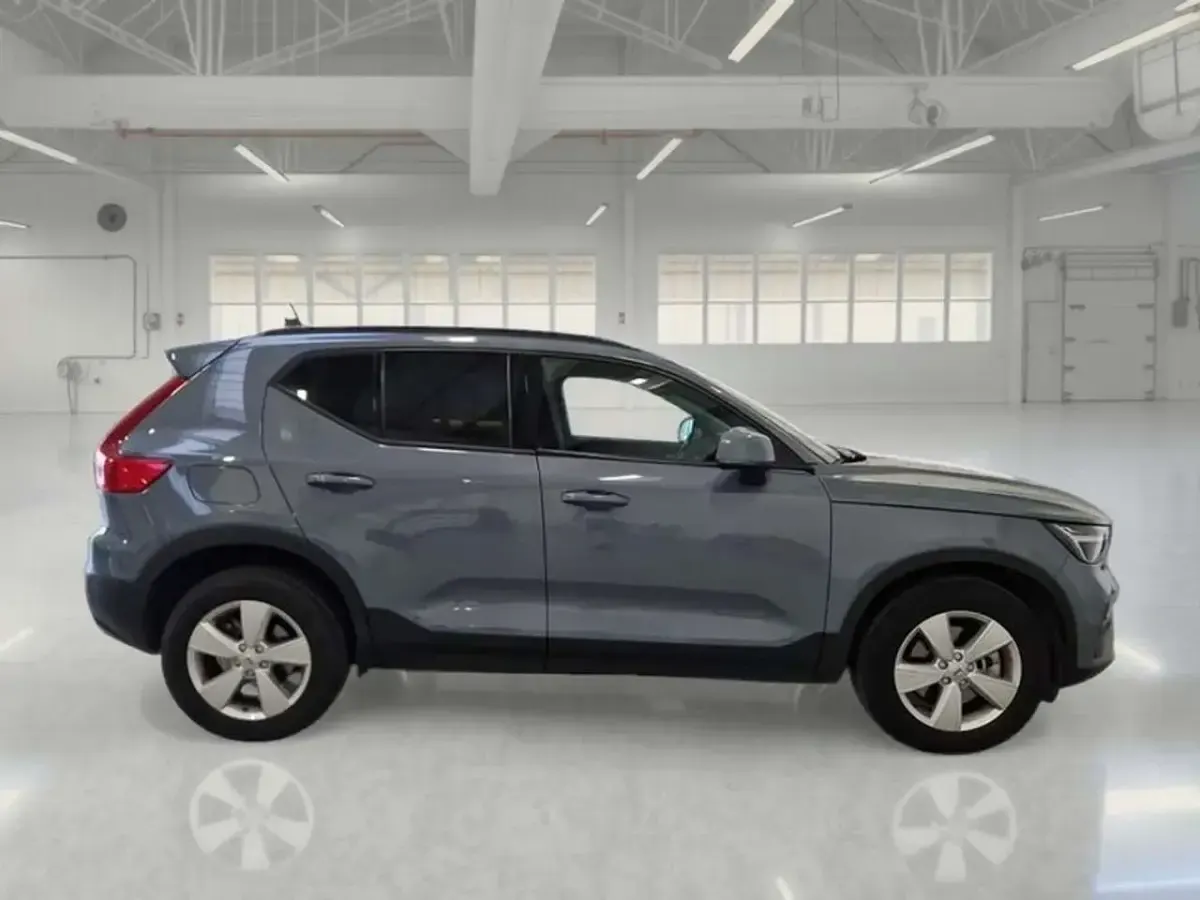 Usata Volvo XC40 163 CV (119 kW) 2023 Grigio SUV