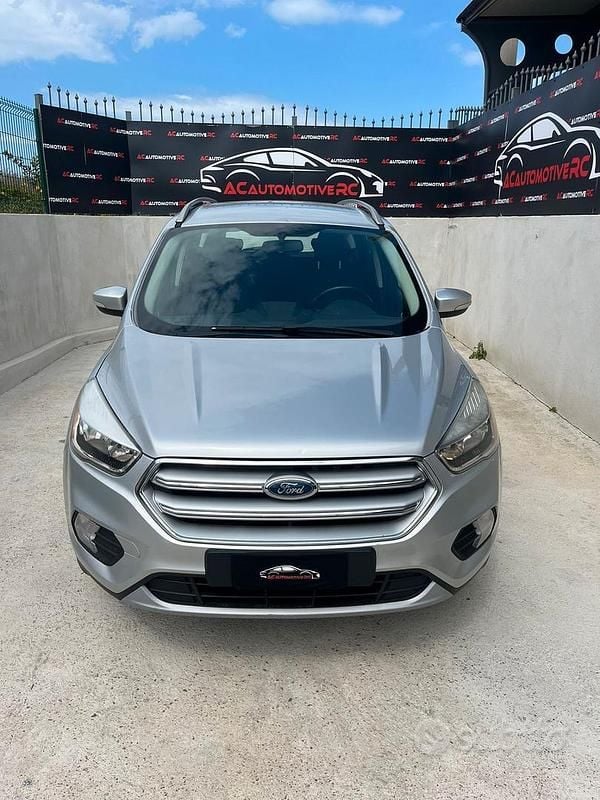 Usata Ford Kuga S 120 CV (88 kW) 2017 Grigio SUV